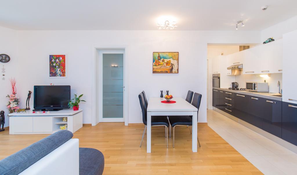Bay View Apartment Fantastik ดูบรอฟนิก ภายนอก รูปภาพ